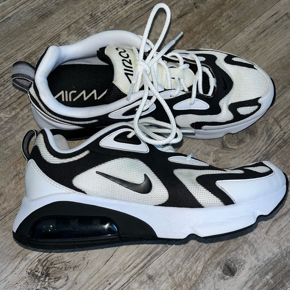 Men's Nike Air Max 200 Running Shoes Black/White Size 8 Men’s Size 9.5 Women’s